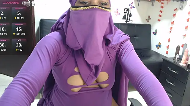 Snapshot of Aaliyah_brown chatting on 02/13/25, 08:06 Aaliyah brown online show from 02/13/25, 08:06