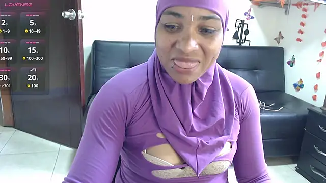 Snapshot of Aaliyah_brown chatting on 02/14/25, 02:12 Aaliyah brown online show from 02/14/25, 02:12