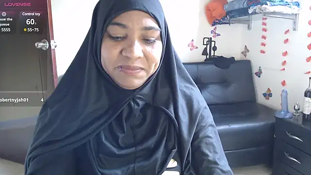 Snapshot of Aaliyah_brown chatting on 02/17/25, 01:53 Aaliyah brown online show from 02/17/25, 01:53