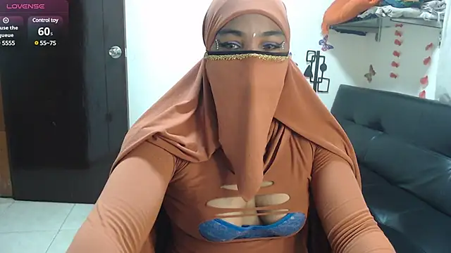 Snapshot of Aaliyah_brown chatting on 03/02/25, 08:05 Aaliyah brown online show from 03/02/25, 08:05