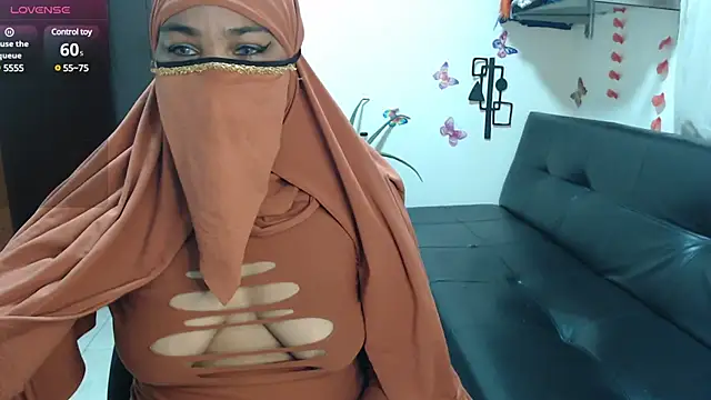 Snapshot of Aaliyah_brown chatting on 03/06/25, 08:08 Aaliyah brown online show from 03/06/25, 08:08