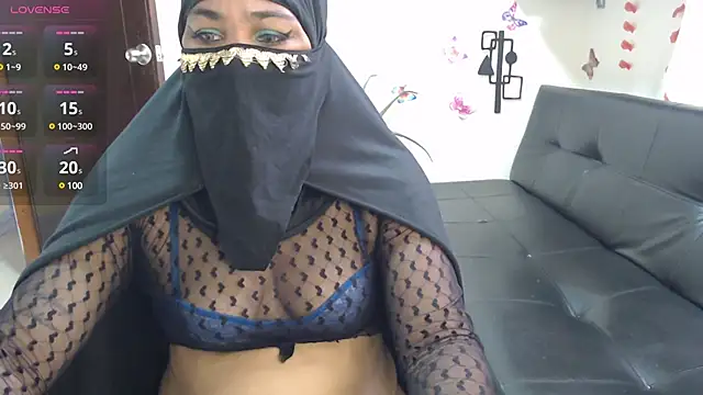 Snapshot of Aaliyah_brown chatting on 03/12/25, 02:12 Aaliyah brown online show from 03/12/25, 02:12