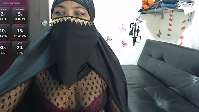 Snapshot of Aaliyah_brown chatting on 03/16/25, 07:48 Aaliyah brown online show from 03/16/25, 07:48