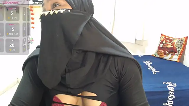 Snapshot of Aaliyah_brown chatting on 10/16/25, 02:45 Aaliyah brown online show from 10/16/25, 02:45