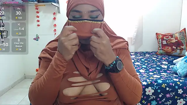 Snapshot of Aaliyah_brown chatting on 10/21/25, 04:19 Aaliyah brown online show from 10/21/25, 04:19