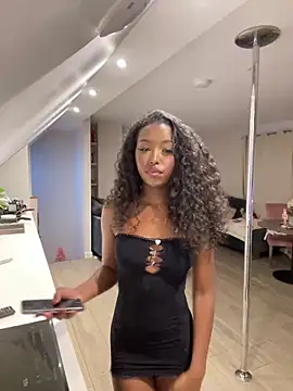 Snapshot of princesslola666 chatting on 01/10/25, 04:20 princesslola666 online show from 01/10/25, 04:20