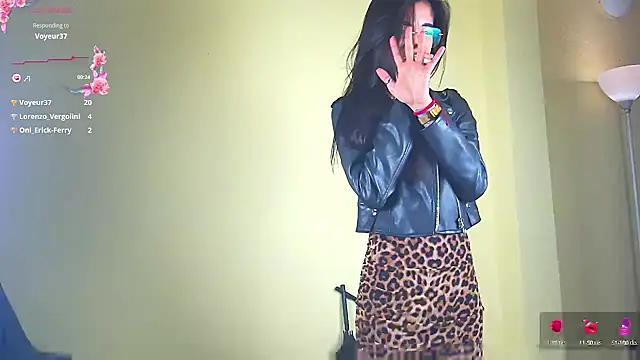 Snapshot of Finibondi chatting on 01/22/25, 07:35 Finibondi online show from 01/22/25, 07:35