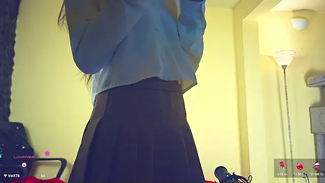 Snapshot of Finibondi chatting on 03/08/25, 08:11 Finibondi online show from 03/08/25, 08:11