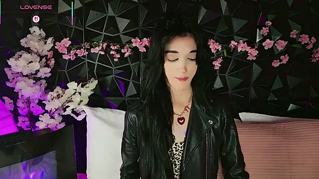 Snapshot of Finibondi chatting on 09/20/25, 06:25 Finibondi online show from 09/20/25, 06:25