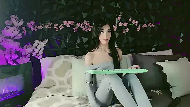 Snapshot of Finibondi chatting on 09/26/25, 06:39 Finibondi online show from 09/26/25, 06:39