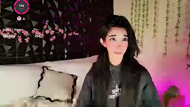 Snapshot of Finibondi chatting on 10/15/25, 06:02 Finibondi online show from 10/15/25, 06:02