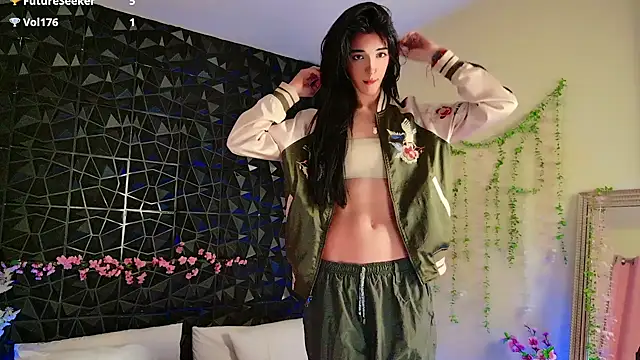 Snapshot of Finibondi chatting on 10/27/25, 05:33 Finibondi online show from 10/27/25, 05:33