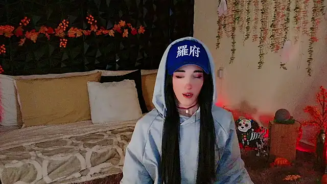 Snapshot of Finibondi chatting on 11/05/25, 06:35 Finibondi online show from 11/05/25, 06:35