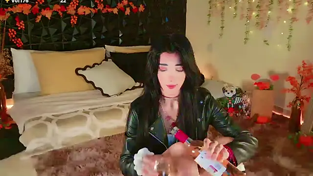 Snapshot of Finibondi chatting on 11/08/25, 05:51 Finibondi online show from 11/08/25, 05:51