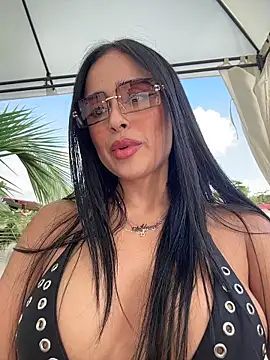 Snapshot of Alexandra_duque chatting on 11/07/25, 08:53 Alexandra duque online show from 11/07/25, 08:53