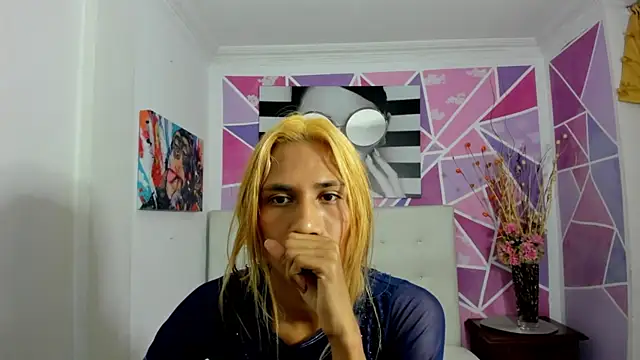 Snapshot of Brisahott chatting on 01/20/25, 01:53 Brisahott online show from 01/20/25, 01:53