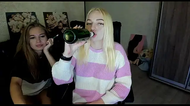 Stella  Cox online show from 10/26/25, 11:09