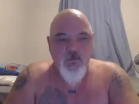 Snapshot of Newfiesausage1972 chatting on 12/28/24, 02:21 Newfiesausage1972 online show from 12/28/24, 02:21