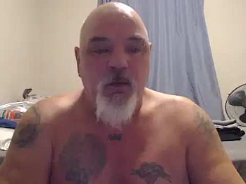 Snapshot of Newfiesausage1972 chatting on 12/30/24, 11:04 Newfiesausage1972 online show from 12/30/24, 11:04
