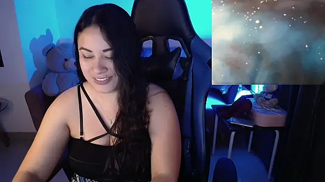 LauraHawkes online show from 03/01/25, 01:22