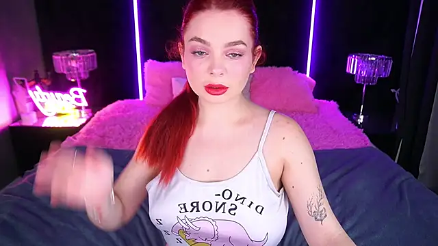 Snapshot of CarolinaDia chatting on 12/12/24, 06:36 CarolinaDia online show from 12/12/24, 06:36