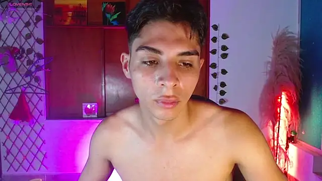 Snapshot of justin_alexxx chatting on 01/27/25, 05:48 justin alexxx online show from 01/27/25, 05:48