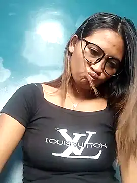 Snapshot of karen_sexy69 chatting on 03/10/25, 12:48 karen sexy69 online show from 03/10/25, 12:48
