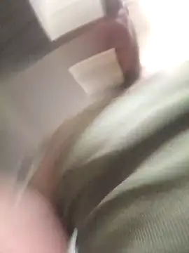 Snapshot of RomWoolf chatting on 01/23/25, 05:42 RomWoolf online show from 01/23/25, 05:42