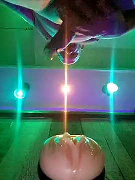 Snapshot of RomWoolf chatting on 02/24/25, 07:19 RomWoolf online show from 02/24/25, 07:19