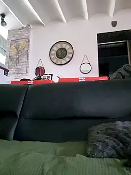 Snapshot of RomWoolf chatting on 09/22/25, 03:03 RomWoolf online show from 09/22/25, 03:03