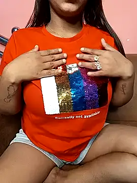 Snapshot of Divya_girl chatting on 01/15/25, 05:40 Divya girl online show from 01/15/25, 05:40