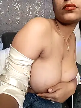 Snapshot of Divya_girl chatting on 02/09/25, 04:29 Divya girl online show from 02/09/25, 04:29