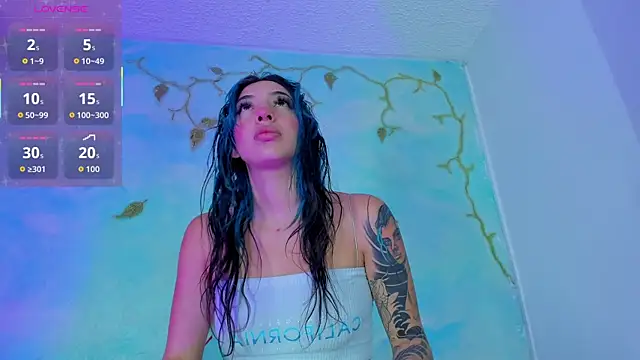 SaturnooStonee online show from 10/21/25, 06:36