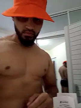 Snapshot of luismanuel_1998 chatting on 11/09/25, 04:16 luismanuel 1998 online show from 11/09/25, 04:16