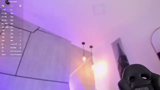 danii hill  online show from 02/08/25, 08:09