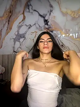 liss hot  online show from 10/23/25, 09:02