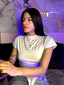 liss hot  online show from 11/10/25, 10:09