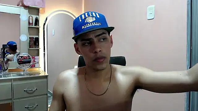 TenderBoyBigCock  online show from 11/26/25, 04:35