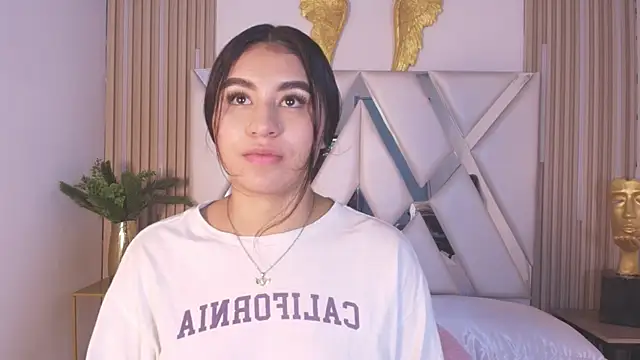 Snapshot of Zayda_1 chatting on 10/10/25, 03:11 Zayda 1 online show from 10/10/25, 03:11