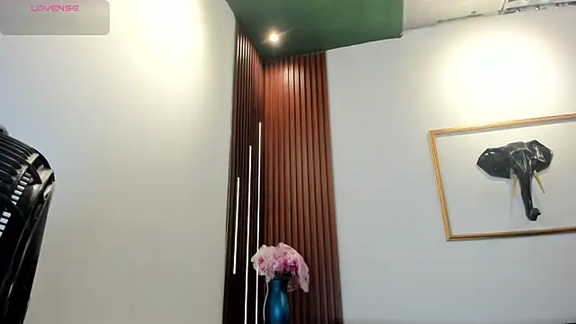 Snapshot of Zayda_1 chatting on 10/20/25, 07:03 Zayda 1 online show from 10/20/25, 07:03