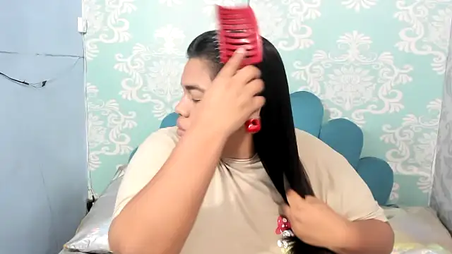 Snapshot of chanel_hot_001 chatting on 03/21/25, 08:39 chanel hot 001 online show from 03/21/25, 08:39