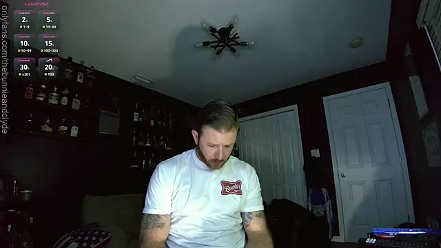 Snapshot of chillinthemosttt chatting on 01/06/25, 03:31 chillinthemosttt online show from 01/06/25, 03:31