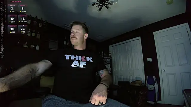 Snapshot of chillinthemosttt chatting on 02/14/25, 04:37 chillinthemosttt online show from 02/14/25, 04:37