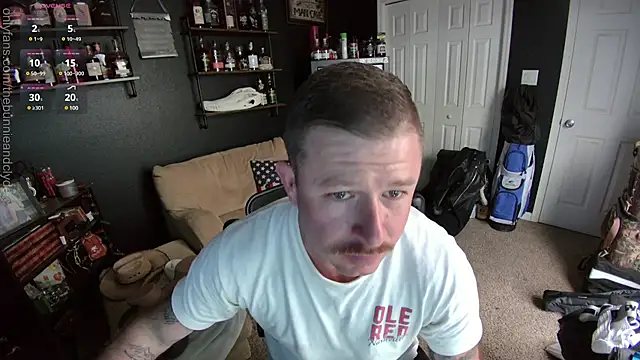 Snapshot of chillinthemosttt chatting on 03/03/25, 08:32 chillinthemosttt online show from 03/03/25, 08:32