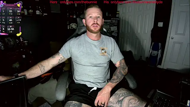 Snapshot of chillinthemosttt chatting on 10/20/25, 12:44 chillinthemosttt online show from 10/20/25, 12:44