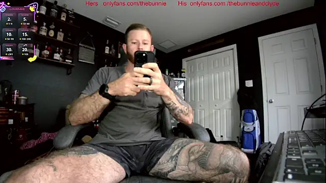 Snapshot of chillinthemosttt chatting on 10/24/25, 07:21 chillinthemosttt online show from 10/24/25, 07:21