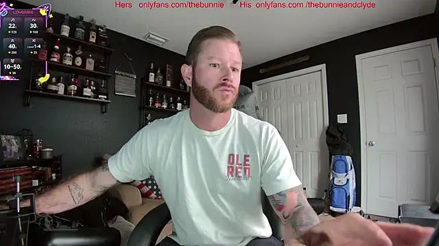 Snapshot of chillinthemosttt chatting on 10/28/25, 03:25 chillinthemosttt online show from 10/28/25, 03:25