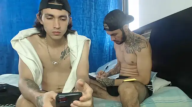 Snapshot of Hot_Sharks_ chatting on 03/07/25, 12:34 Hot Sharks online show from 03/07/25, 12:34