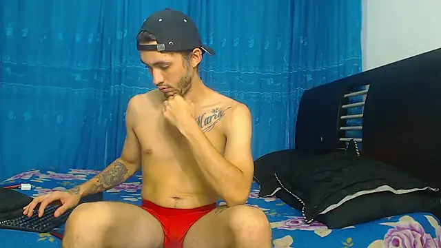 Snapshot of Hot_Sharks_ chatting on 10/30/25, 09:00 Hot Sharks online show from 10/30/25, 09:00