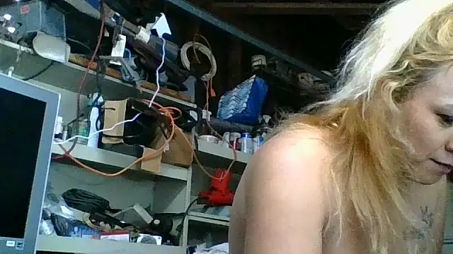 allissonw13 online show from 11/06/25, 11:44